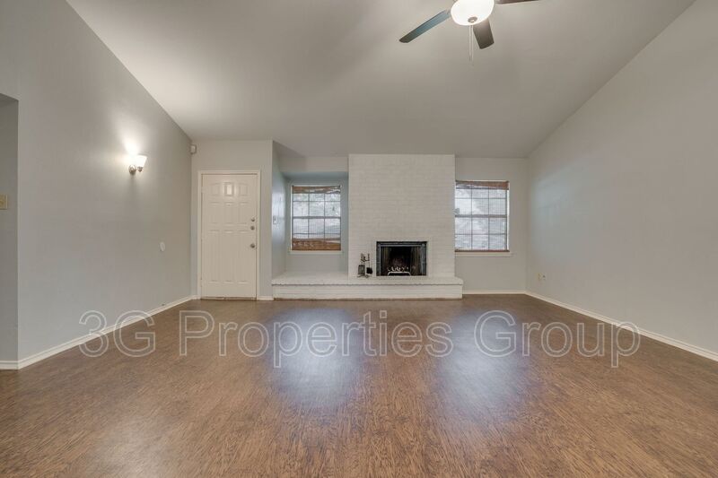 2829 London Lane property image