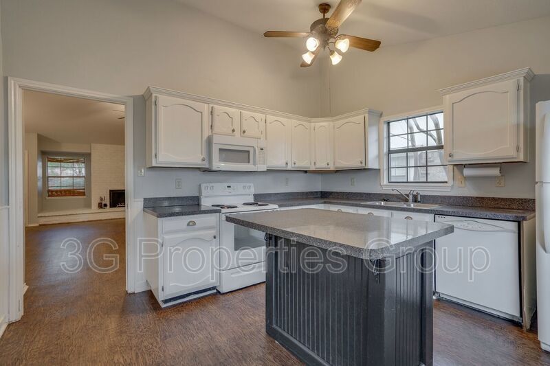 2829 London Lane property image