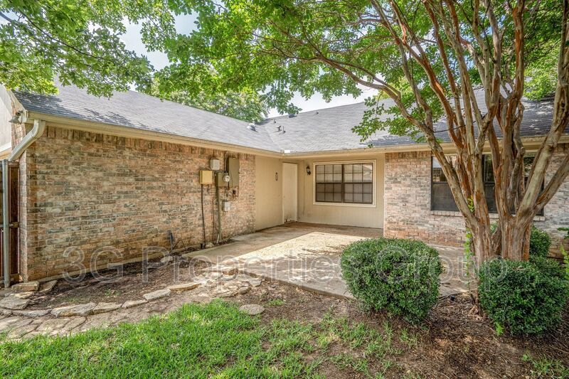 2829 London Lane property image