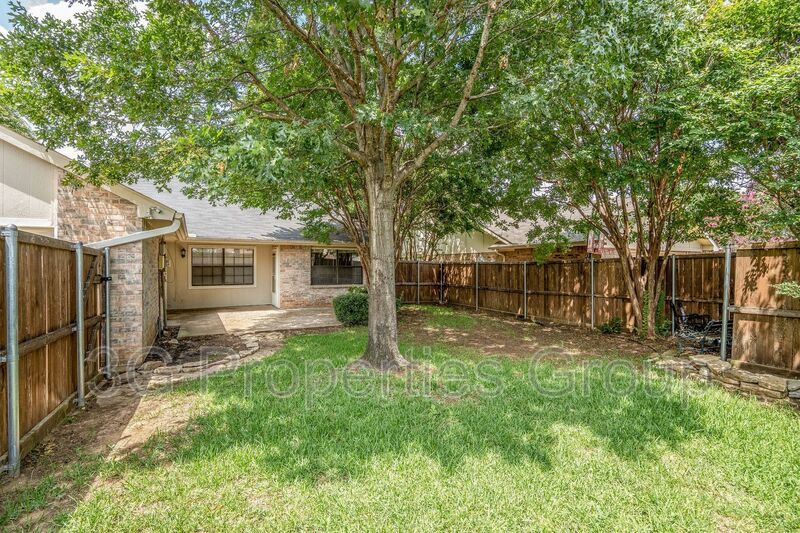 2829 London Lane property image