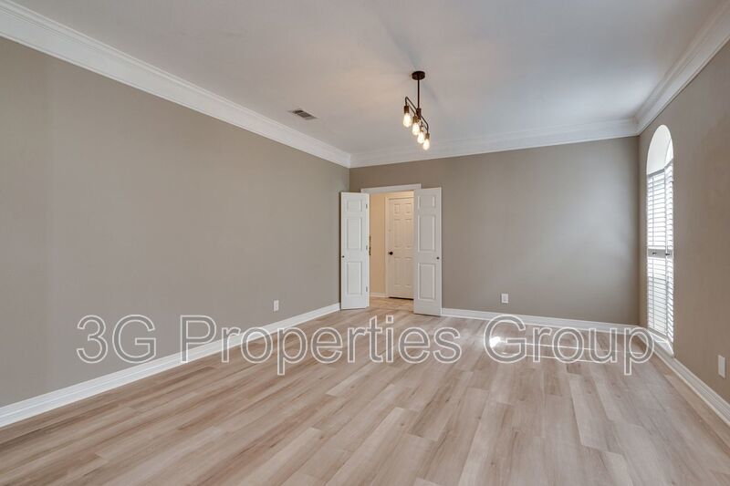 3937 Valley View Lane property image