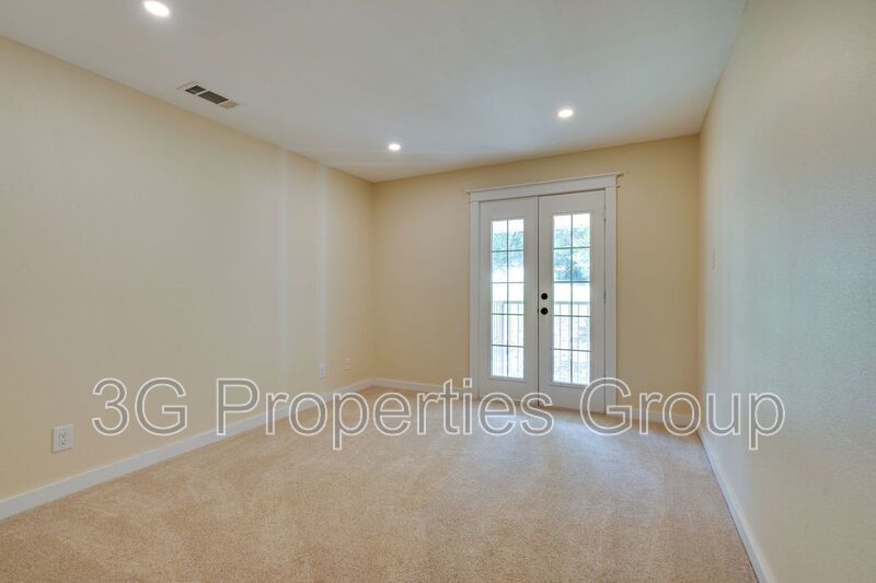 3937 Valley View Lane property image