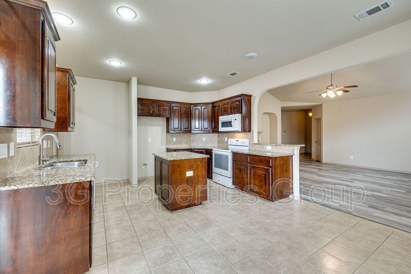 1445 Elkford Ln property image