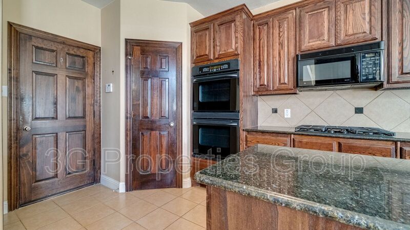 8394 Fullerton Street property image