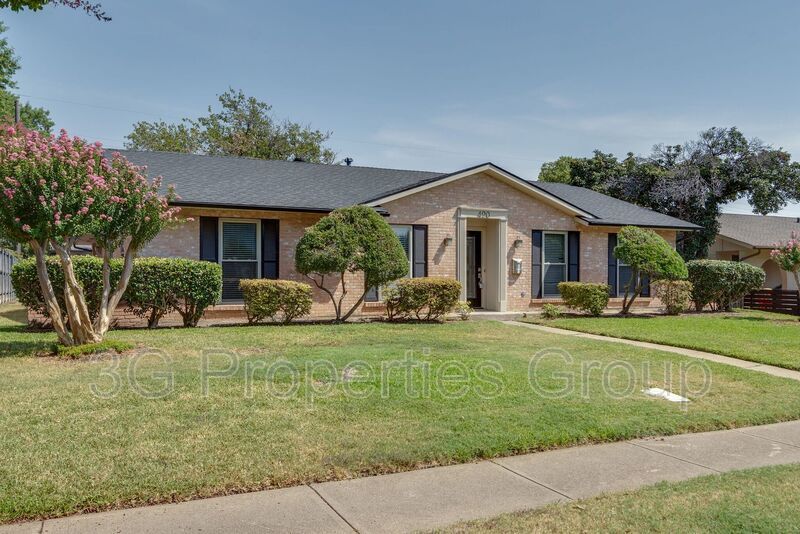 420 Cambridge Drive property image