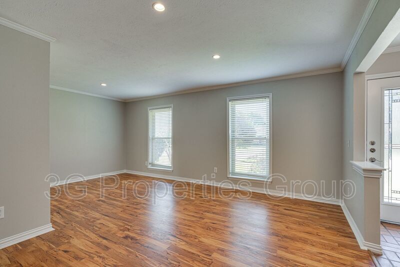 420 Cambridge Drive property image