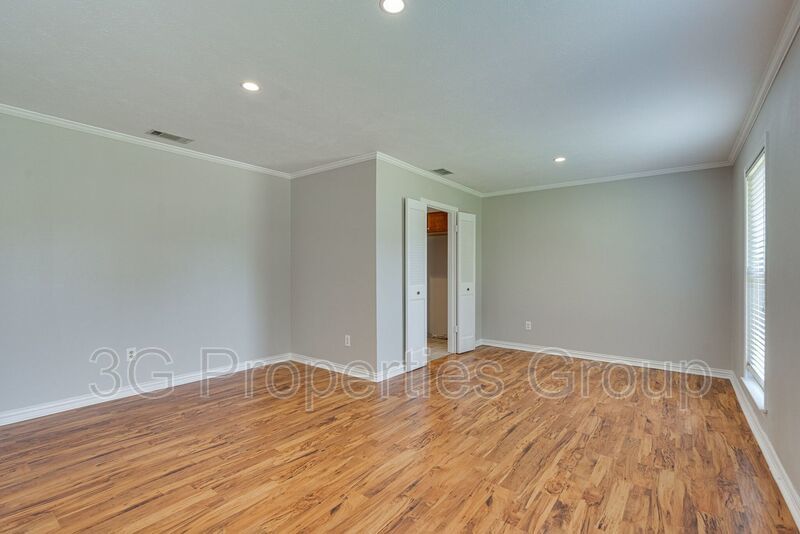 420 Cambridge Drive property image