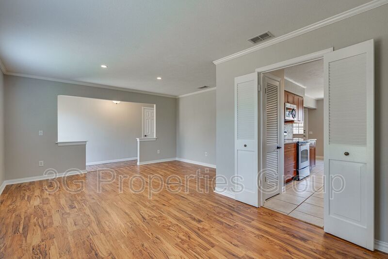 420 Cambridge Drive property image