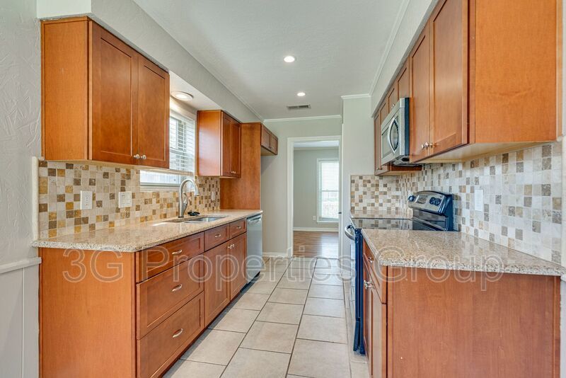 420 Cambridge Drive property image