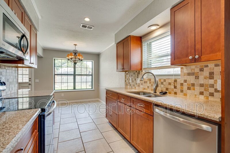 420 Cambridge Drive property image